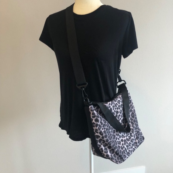 LESPORTSAC BUCKET BAG - Picture 5 of 16